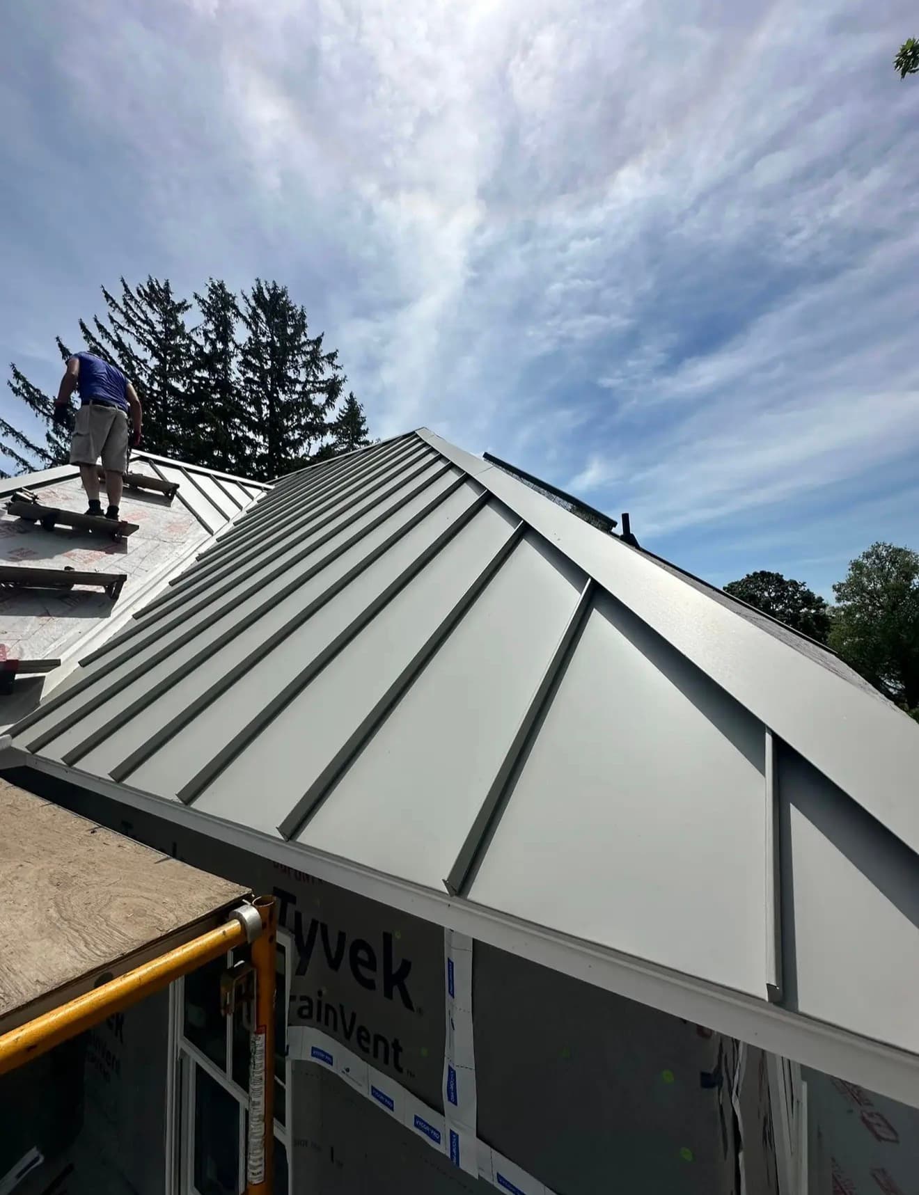 Northern Michigan home with a freshly installed asphalt shingle roof